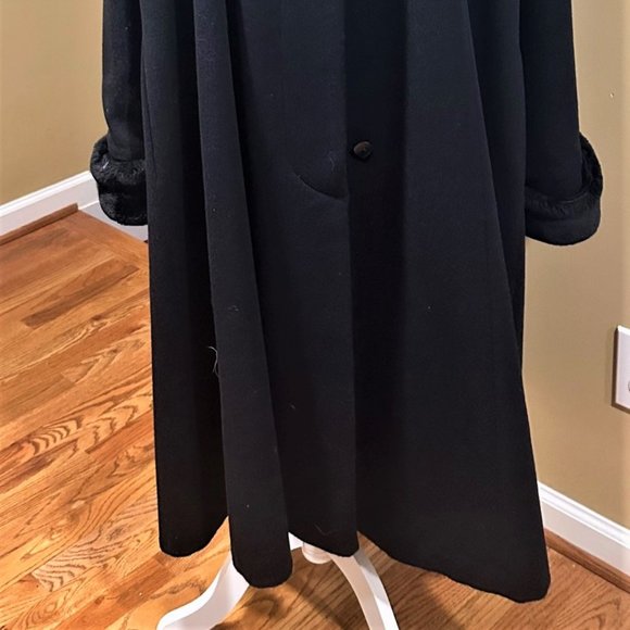 Bloomingdale's Dressy Black 100% Wool Coat SZ 22 Buttons FLAWED - Picture 2 of 8